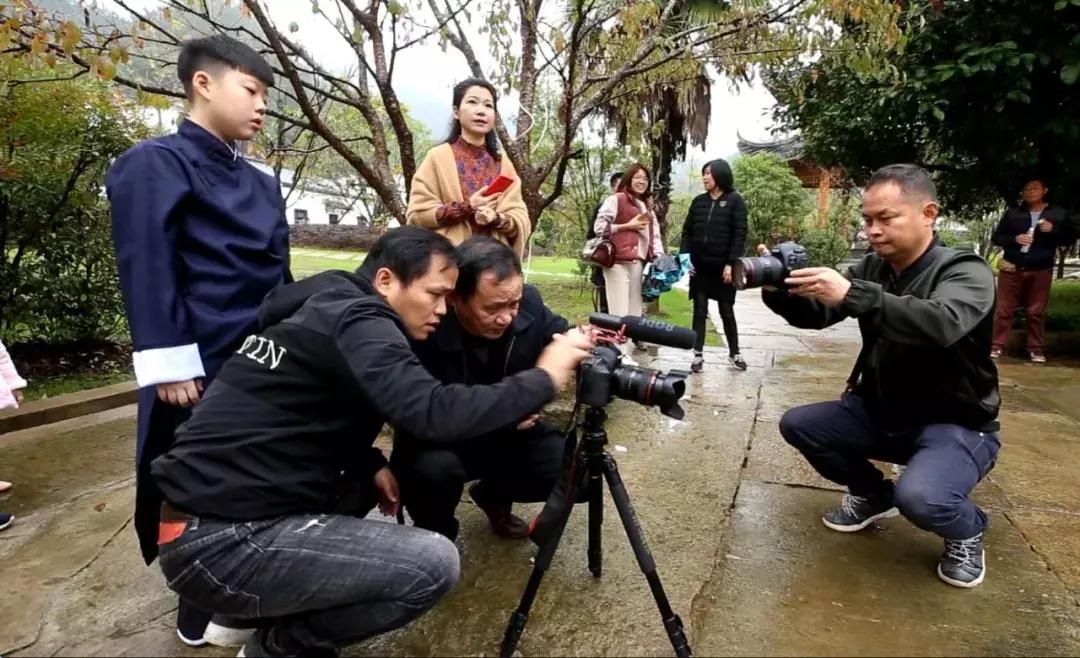 周元强最新作品掀起观点碰撞热潮